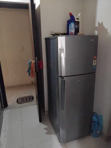 Furnished Amenities in 2 BHK Apartment at Lodha Amara, Kolshet Road – for Rent