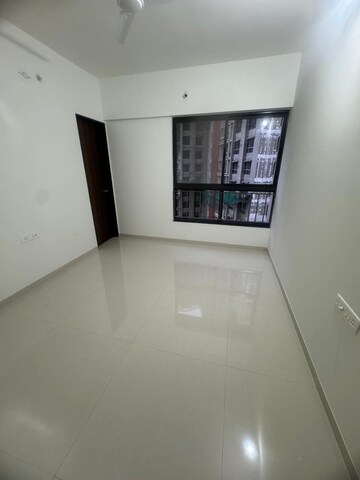 Room in 3 BHK Apartment at Shapoorji Pallonji Sensorium, Hinjewadi – for Rent