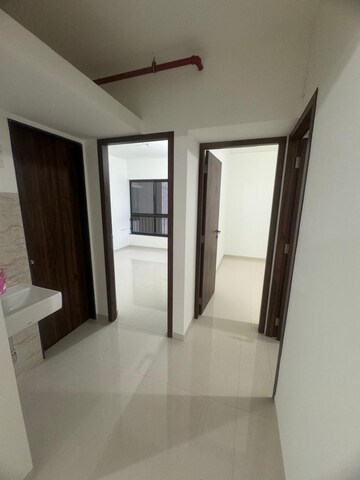 Room in 3 BHK Apartment at Shapoorji Pallonji Sensorium, Hinjewadi – for Rent