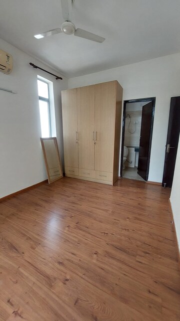 Room in 3.5 BHK Builder Floor at Vatika Premium Floors, Sector 82 – for Sale