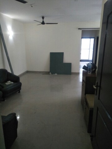 Parking in 2 BHK Apartment at Supertech Cape Town, Sector 74 – for Rent