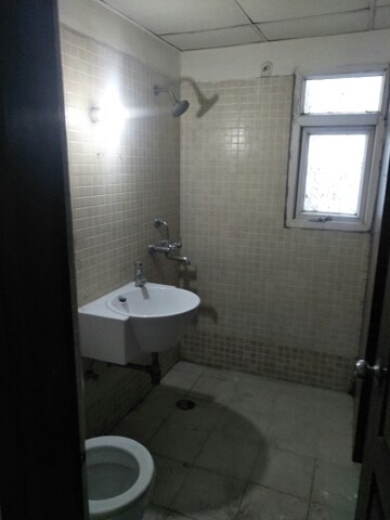 Bathroom in 2 BHK Apartment at Supertech Cape Town, Sector 74 – for Rent