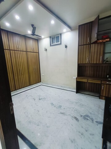 Room in 1 BHK Apartment at East Delhi – for Rent