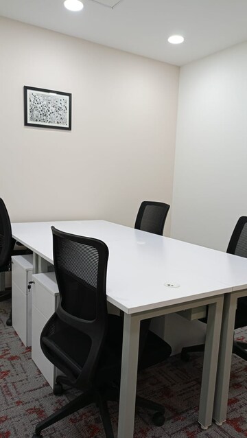  Office Space For Rent in Mani Casadona, New Town