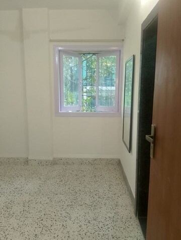 Room in 2 BHK Apartment at Bandra West – for Rent