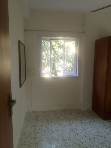 Room in 2 BHK Apartment at Bandra West – for Rent