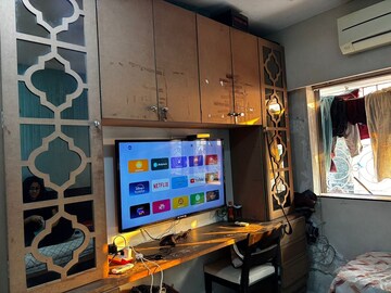 Room in 2 BHK Apartment at Bandra West – for Rent