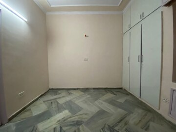 Master Bedroom in 2 BHK Builder Floor at Paschim Vihar – for Rent