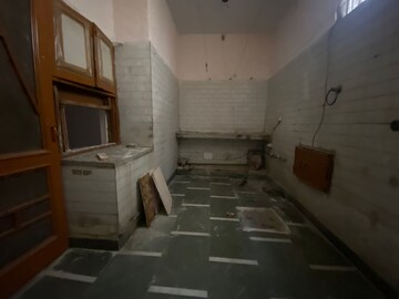 Master Bedroom in 2 BHK Builder Floor at Paschim Vihar – for Rent