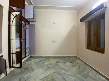 Master Bedroom in 2 BHK Builder Floor at Paschim Vihar – for Rent