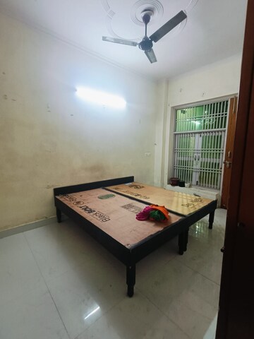 Bedroom in 2 BHK Apartment at East Delhi – for Rent