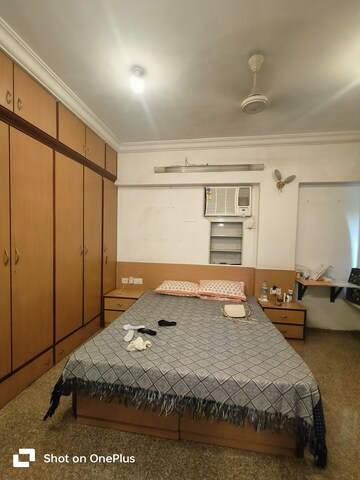Bedroom in 2 BHK Apartment at Bandra West – for Rent