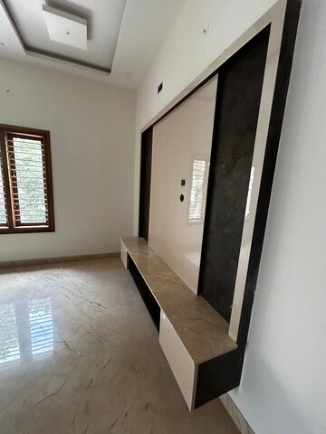 Room in 4 BHK Independent House at Jp Nagar – for Sale