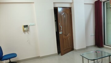 Room in 2 BHK Apartment at Fairmont Palazo, Santacruz East – for Rent