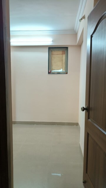 Room in 2 BHK Apartment at Fairmont Palazo, Santacruz East – for Rent