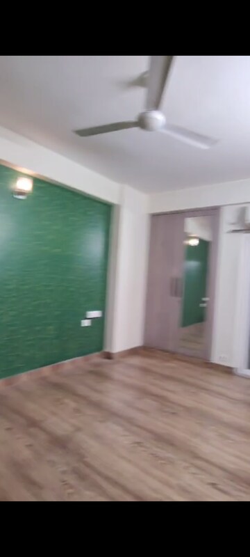 Room in 3.5 BHK Apartment at Fusion Homes, Tech Zone 4 Greater Noida – for Rent