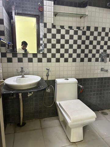 Team Area in 2 BHK Builder Floor at Sushant Lok Iii – for Rent