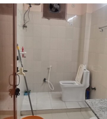 Bathroom in 3 BHK Builder Floor at Anand Vihar – for Rent