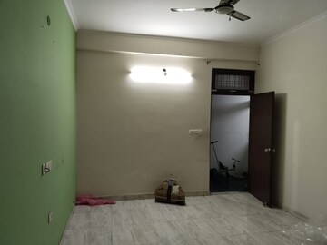 Master Bedroom in 2 BHK Independent House at Gomti Nagar – for Rent