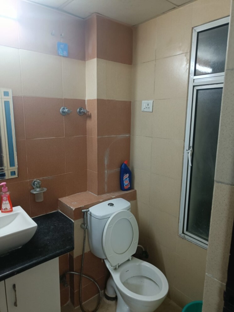 Master Bedroom, mahagun-mywoods 4 Bedroom 1810 Sq.Ft. Apartment In Sector 16c Greater Noida Greater Noida 7977395