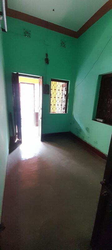 Room in 3 BHK Independent House at Kolkatta Gpo – for Rent