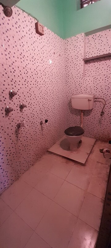 Bathroom in 3 BHK Independent House at Kolkatta Gpo – for Rent