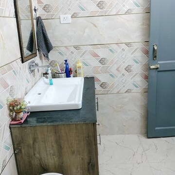 Bathroom in 4 BHK Independent House at Phi Iii Greater Noida – for Sale