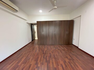 Room in 3 BHK Apartment at Aristo Pearl Residency, Prabhadevi – for Sale