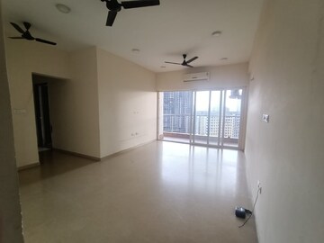 Room in 3 BHK Apartment at Runwal Greens, Mulund West – for Rent
