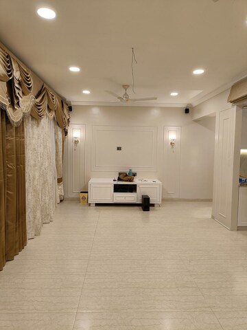 Room in 3 BHK Apartment at Horizon Highgrove, Mundhwa – for Sale