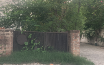Plot For Sale in Model Gram