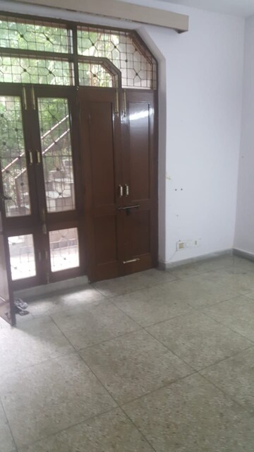 Room in 2 BHK Builder Floor at Kalkaji – for Rent