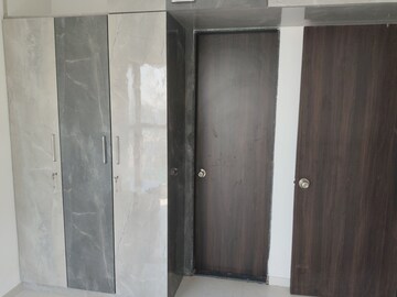  1 BHK Apartment at UK Luxecity, Kandivali East – for Rent