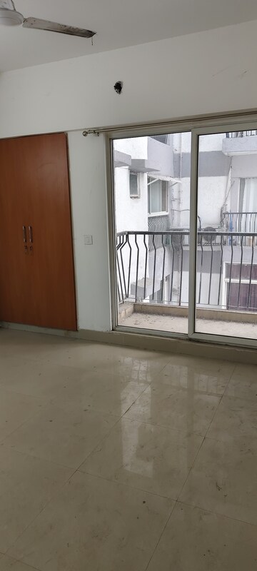 Room in 4 BHK Apartment at Griha Pravesh, Sector 77 – for Sale