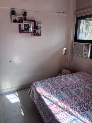 Bedroom in 2 BHK Apartment at Nalanda CHS Andheri, Andheri West – for Rent