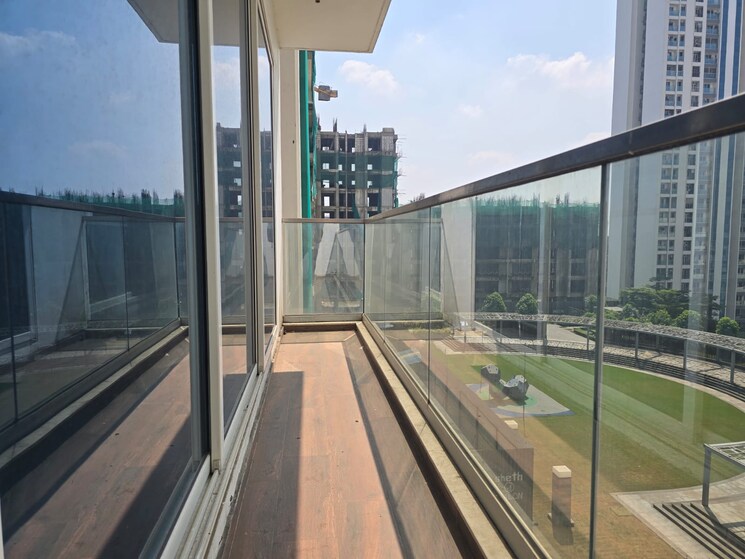 Balcony, kalpataru-paramount-a 2 Bedroom 646 Sq.Ft. Apartment In Kapur Bawdi Thane 7978171