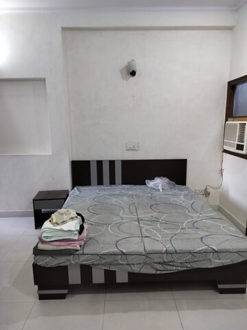 Master Bedroom in 2 BHK Builder Floor at Safdarjung Enclave – for Rent