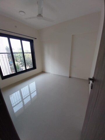 Room in 2 BHK Apartment at Devika Towers, Collectors Colony – for Rent