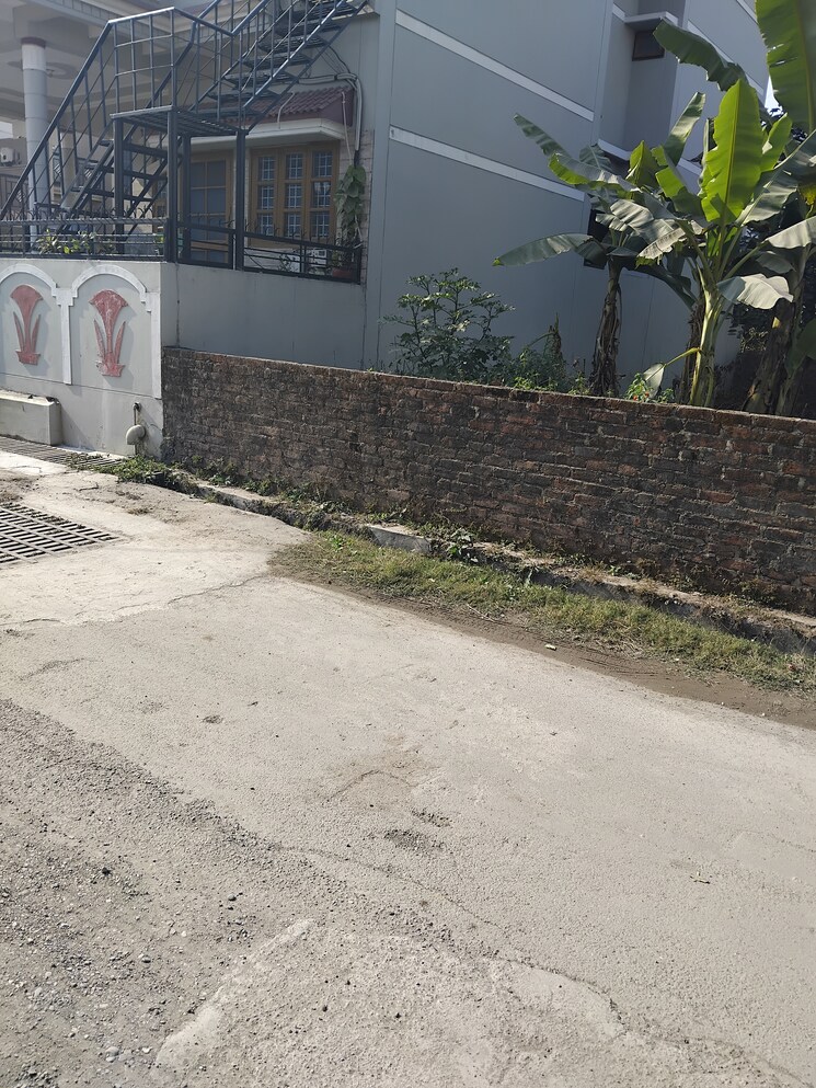 Nearby, turner road  244 Sq.Yd. Plot In Turner Road Dehradun 7978543