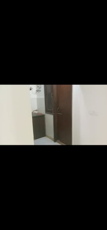 2 BHK Builder Floor For Rent in RWA Chittaranjan Park Block R Chittaranjan Park Delhi  7978574