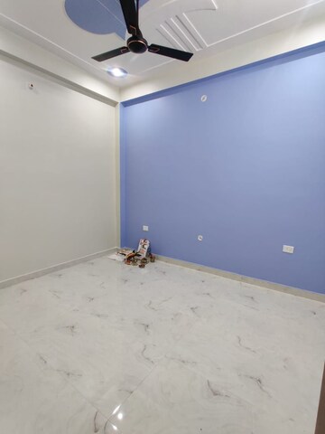 Room in 2 BHK Independent House at Gomti Nagar – for Rent