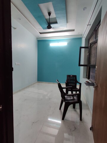 Master Bedroom in 2 BHK Independent House at Gomti Nagar – for Rent