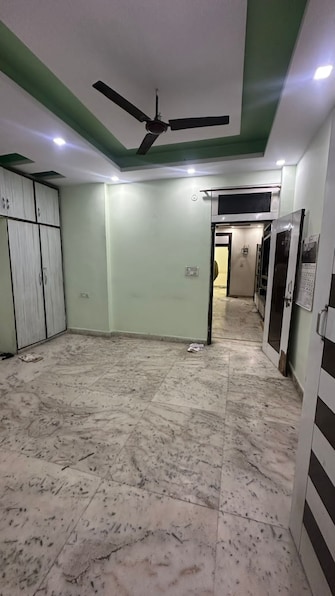 3 BHK Builder Floor For Rent in Shivalik Tower Kaushambi Anand Vihar Ghaziabad  7978724