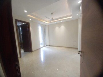 Room in 4 BHK Builder Floor at Greater Kailash ii – for Rent