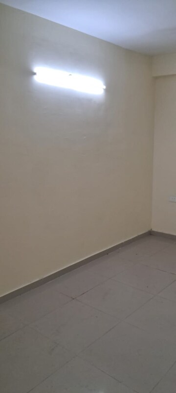 Room in 2 BHK Apartment at Pyramid Elite, Sector 86 – for Rent