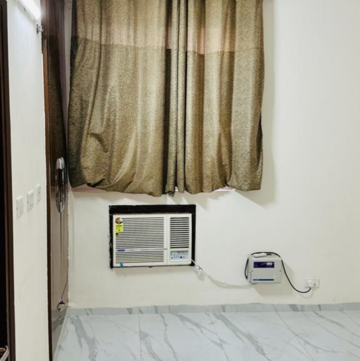 Room in 3 BHK Apartment at Vip Road – for Rent