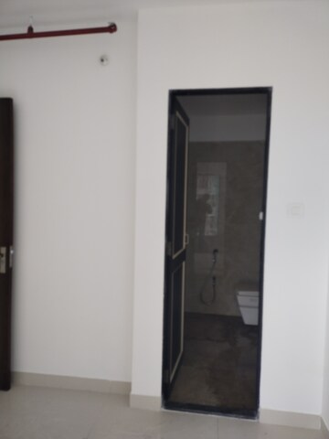 Room in 2 BHK Apartment at Ghatkopar East – for Rent