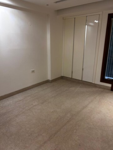 Room in 4 BHK Builder Floor at Panchsheel Enclave – for Rent