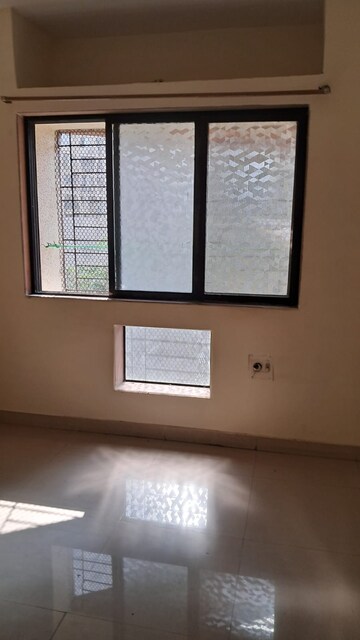 Room in 1 BHK Apartment at Squarefeet Grand Square, Anand Nagar – for Rent