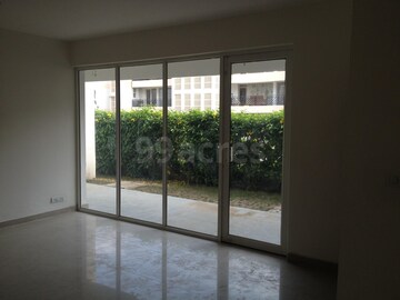 Room in 3 BHK Builder Floor at Sector 10 – for Rent